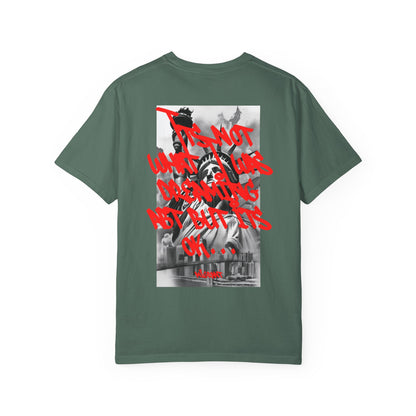 T-Shirt — Statue of Liberty Graphic Tee with Red Script "I'm Not Worried" Back Print